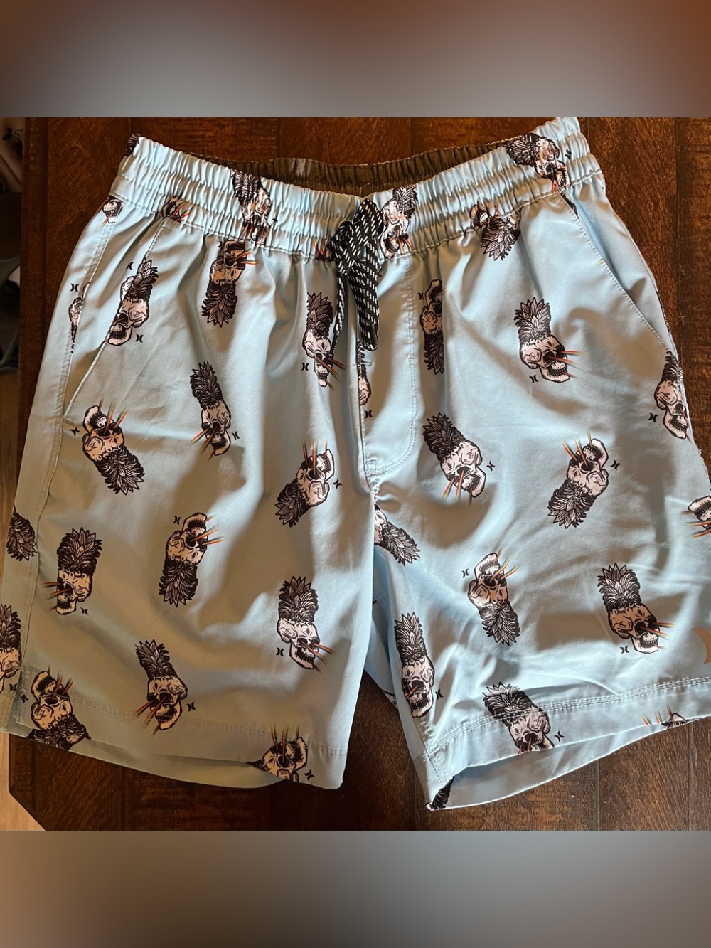 Hurley men's small skulls light blue swim trunks shorts